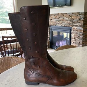 Born boots